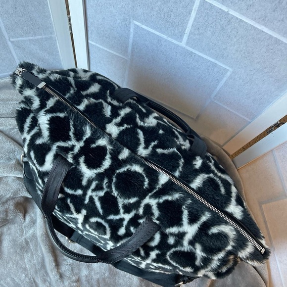 Calvin Klein CK Logo Monogram Fur Travel Bag✈️ - Picture 4 of 11